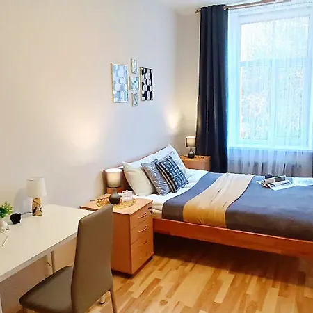 Cozy & Bright 1 Bedroom With Park Nearby - Free Parking, Riga, Up To 5 Guests Apartment *
